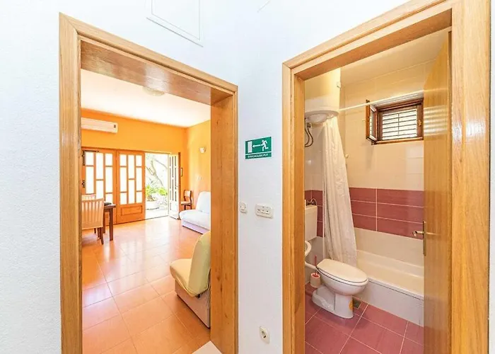 Vrisika-family Apartment