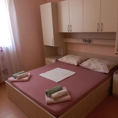 Vrisika-family Makarska