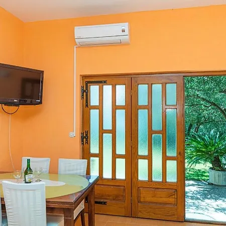 Vrisika-family Apartment *