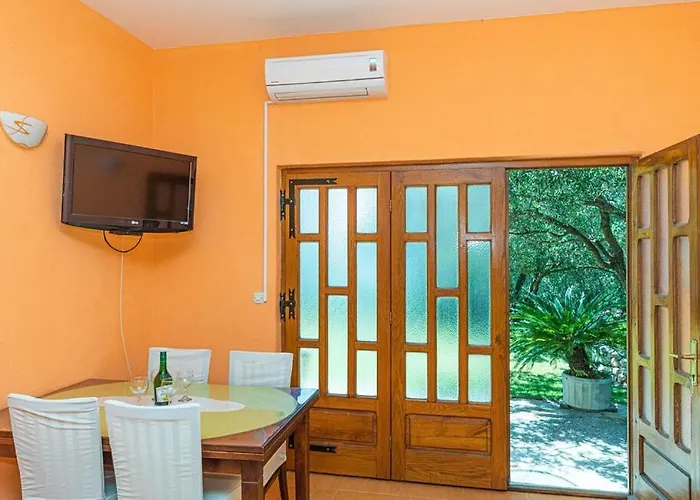 Vrisika-family Apartman *