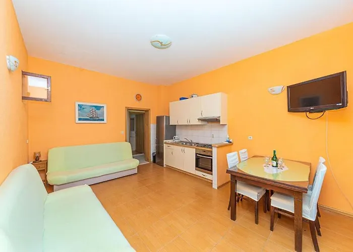 Vrisika-family Makarska