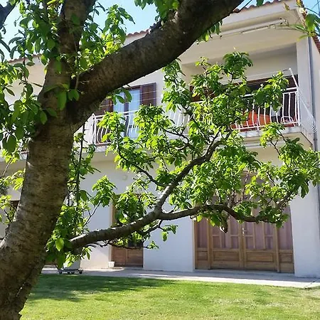 Vrisika-family Apartment *